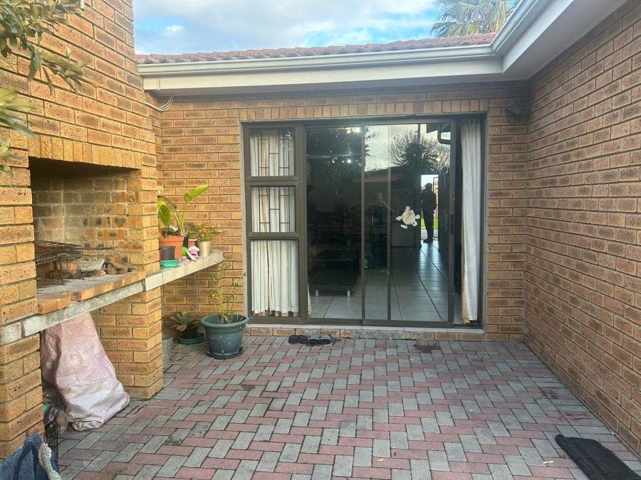 3 Bedroom Property for Sale in Parow Valley Western Cape